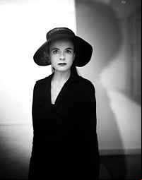AMELIE NOTHOMB